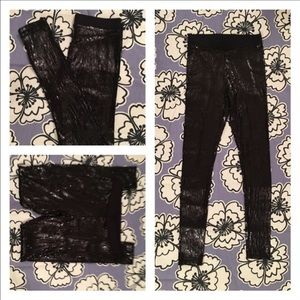 SALE ⌛️NWT Black sequin leggings.